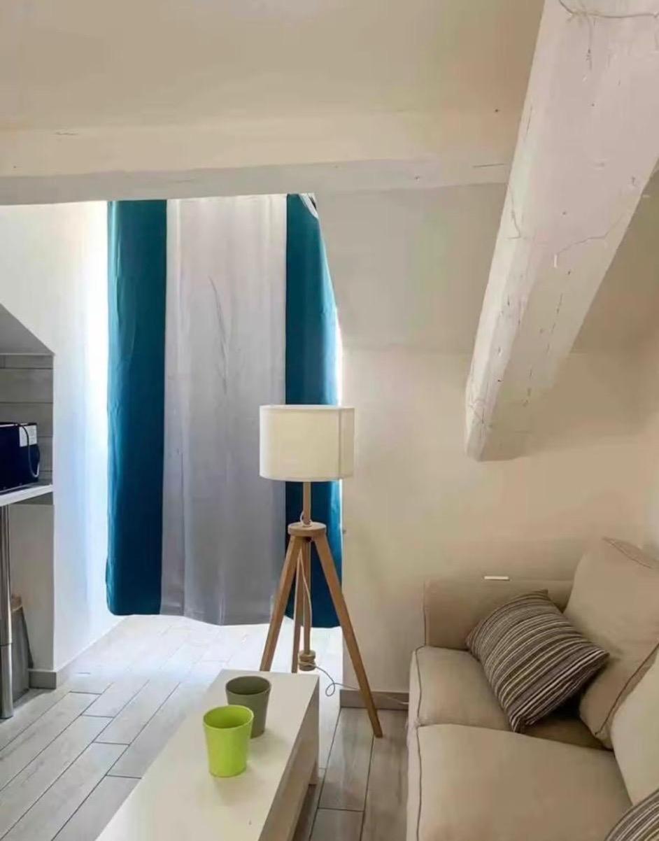 Appartement Street Montegani Milan